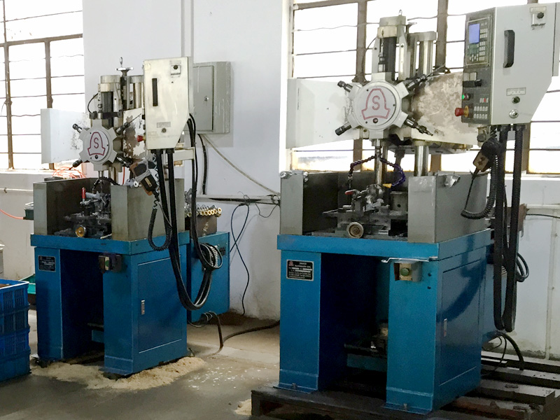 Automatic spray gun production workshop