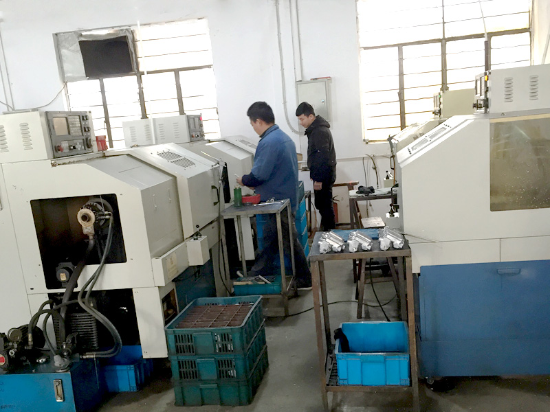 Automatic spray gun production plant