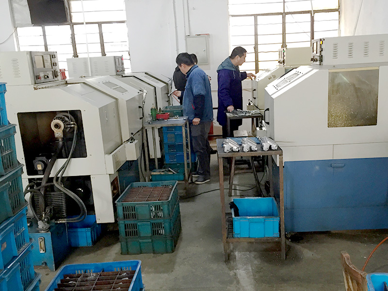 Spray gun production and debugging workshop