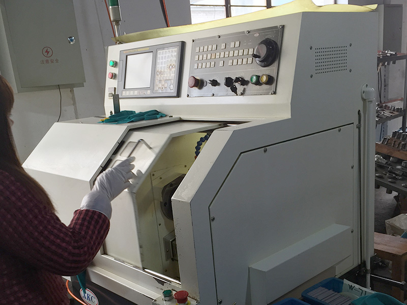 Automatic spray gun debugging equipment